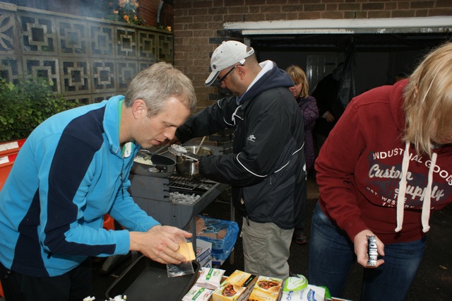 Image to show more burger preparation